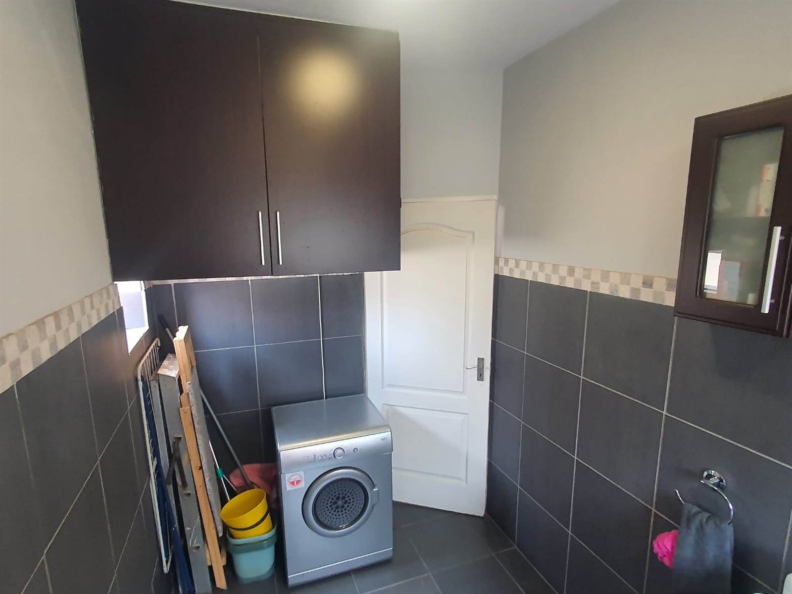 2 Bed Flat in Lambton photo number 15