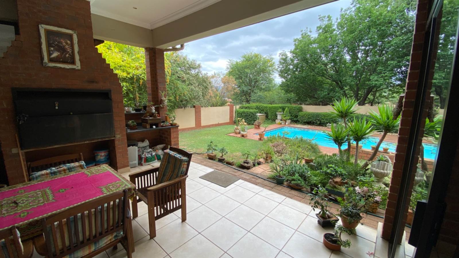 4 Bed House in Buffelspoort photo number 9