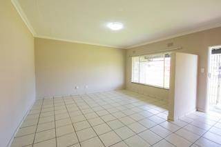 3 Bed House in Rensburg photo number 12