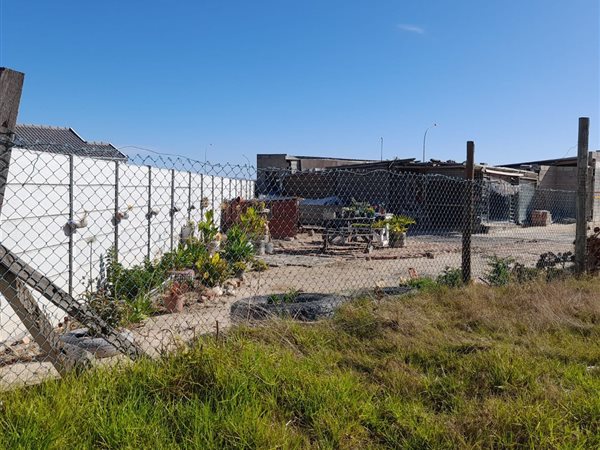 400 m² Land available in Malibu Village