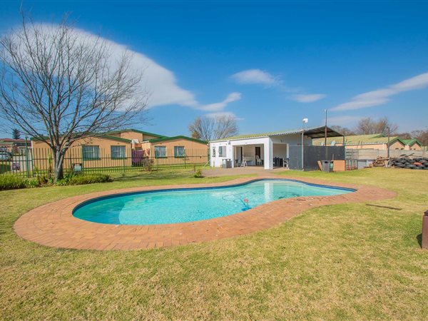 2 Bedroom Townhouse 2 Bedroom Townhouse