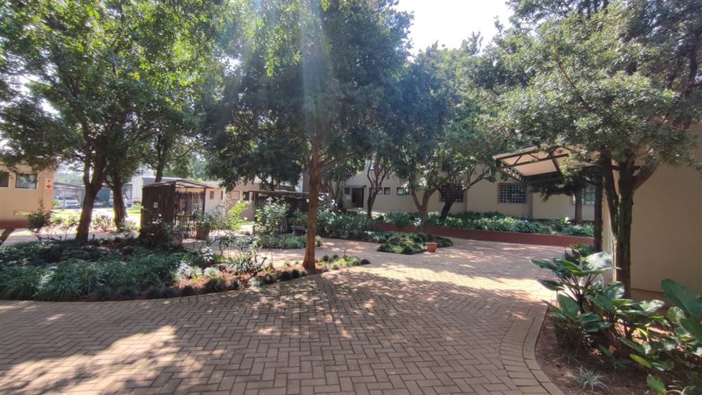 310  m² Commercial space in Modderfontein photo number 3