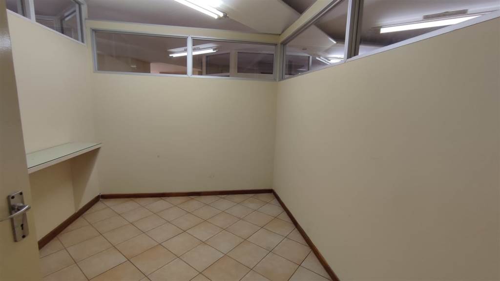 310  m² Commercial space in Modderfontein photo number 9