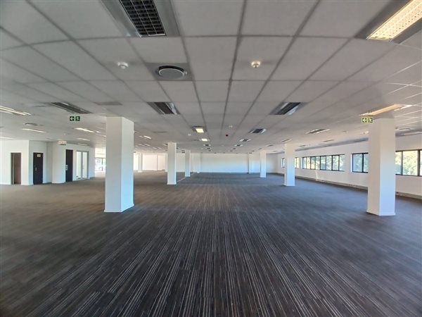 1 200  m² Commercial space