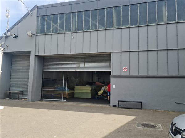 999  m² Industrial space