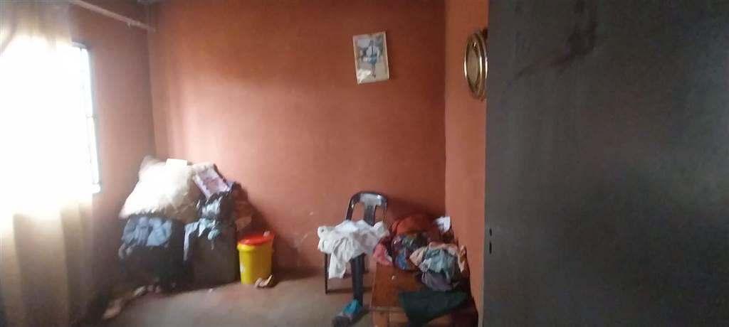2 Bed House in Etwatwa photo number 6