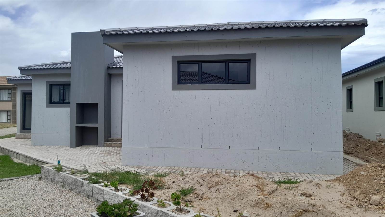 3 Bed House in Dana Bay photo number 4