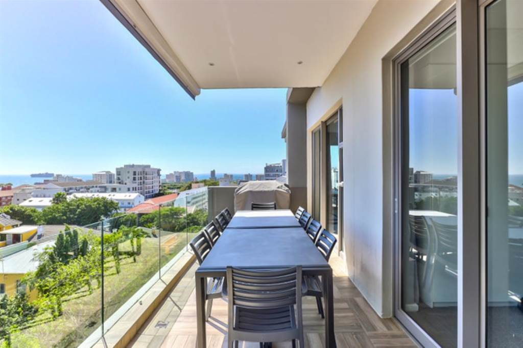 2 Bed Apartment in Green Point photo number 23