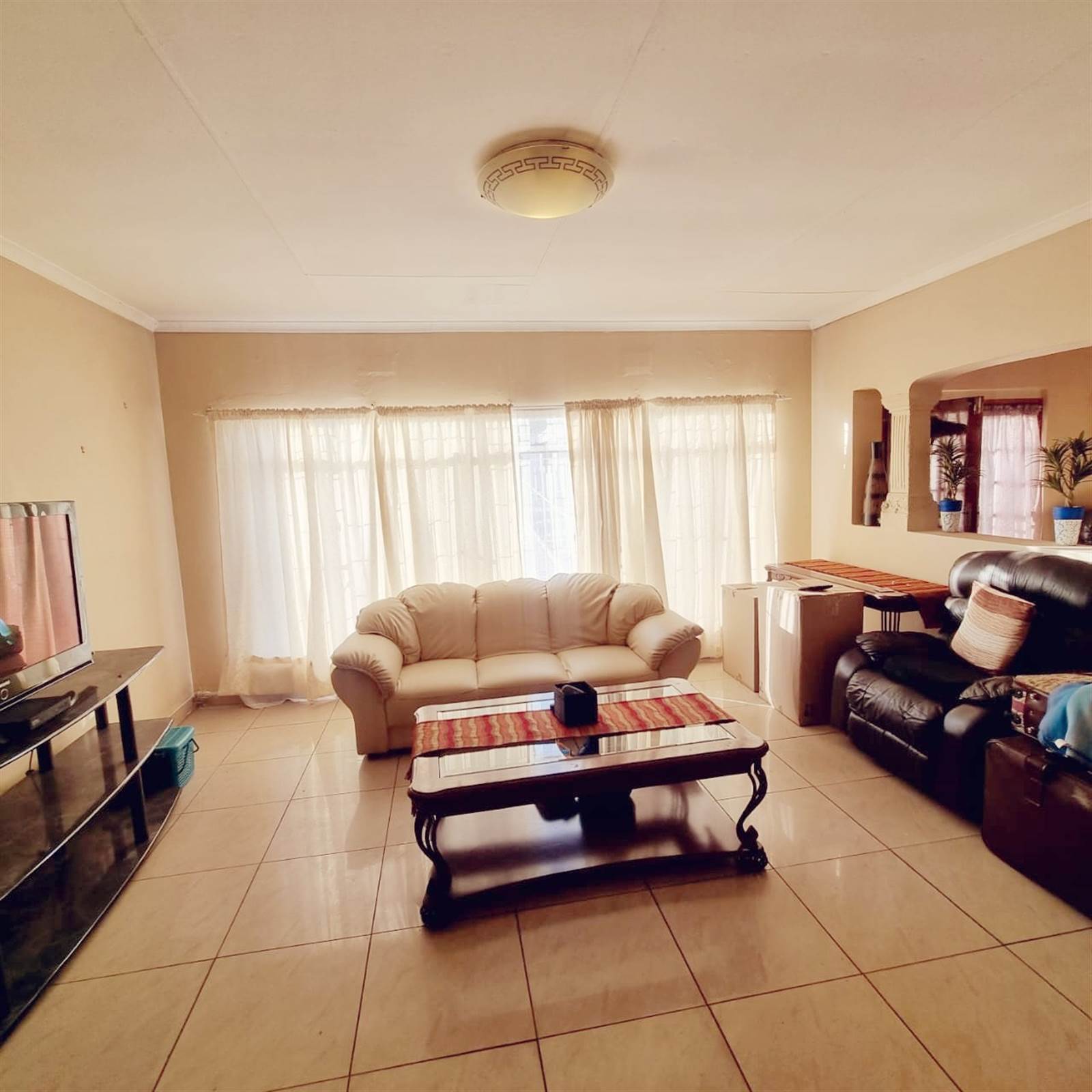 3 Bed House in Klipfontein photo number 2