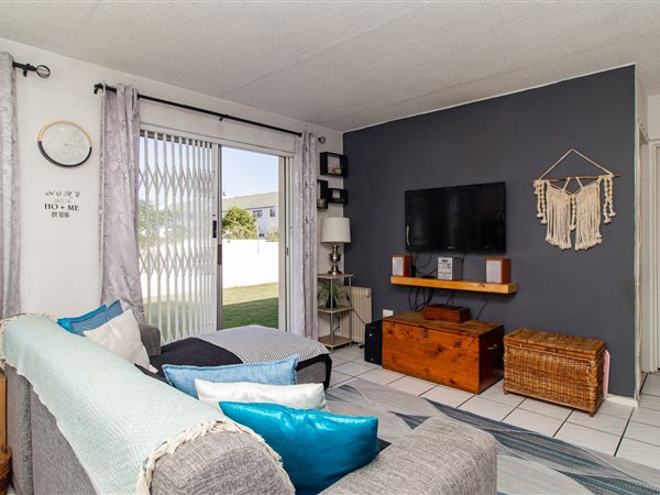 2 Bedroom Flat 2 Bedroom Flat