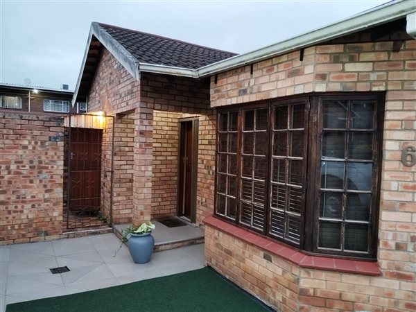 2 Bedroom Townhouse 2 Bedroom Townhouse