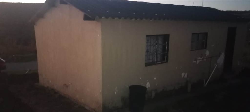 2 Bed House in Mdantsane photo number 6