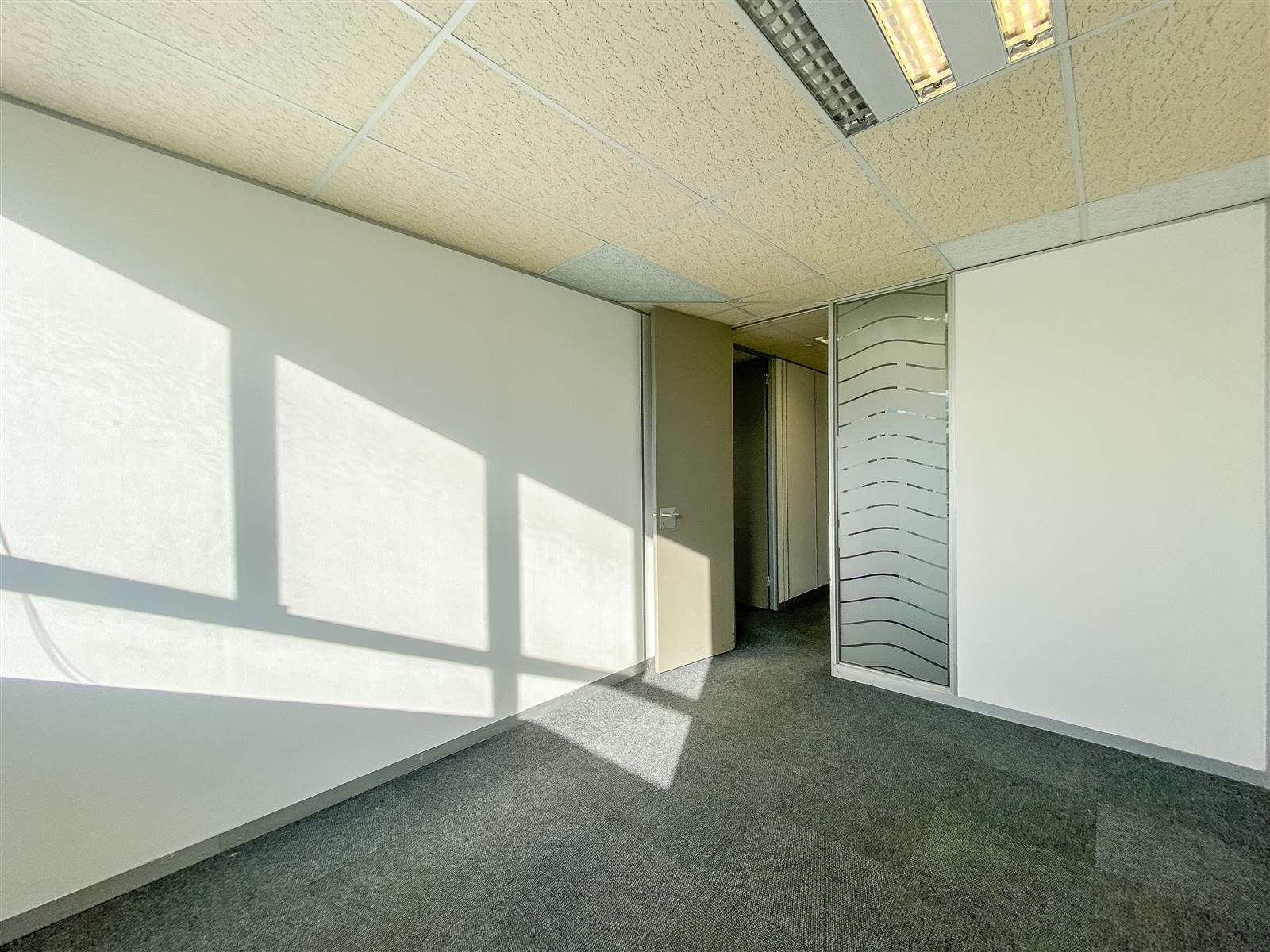 140  m² Commercial space in Tyger Valley photo number 12