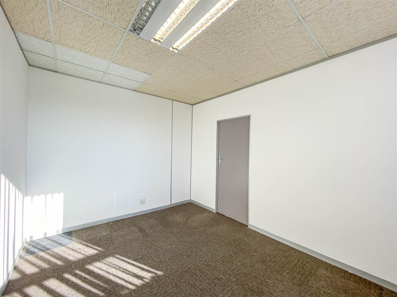 140  m² Commercial space in Tyger Valley photo number 7
