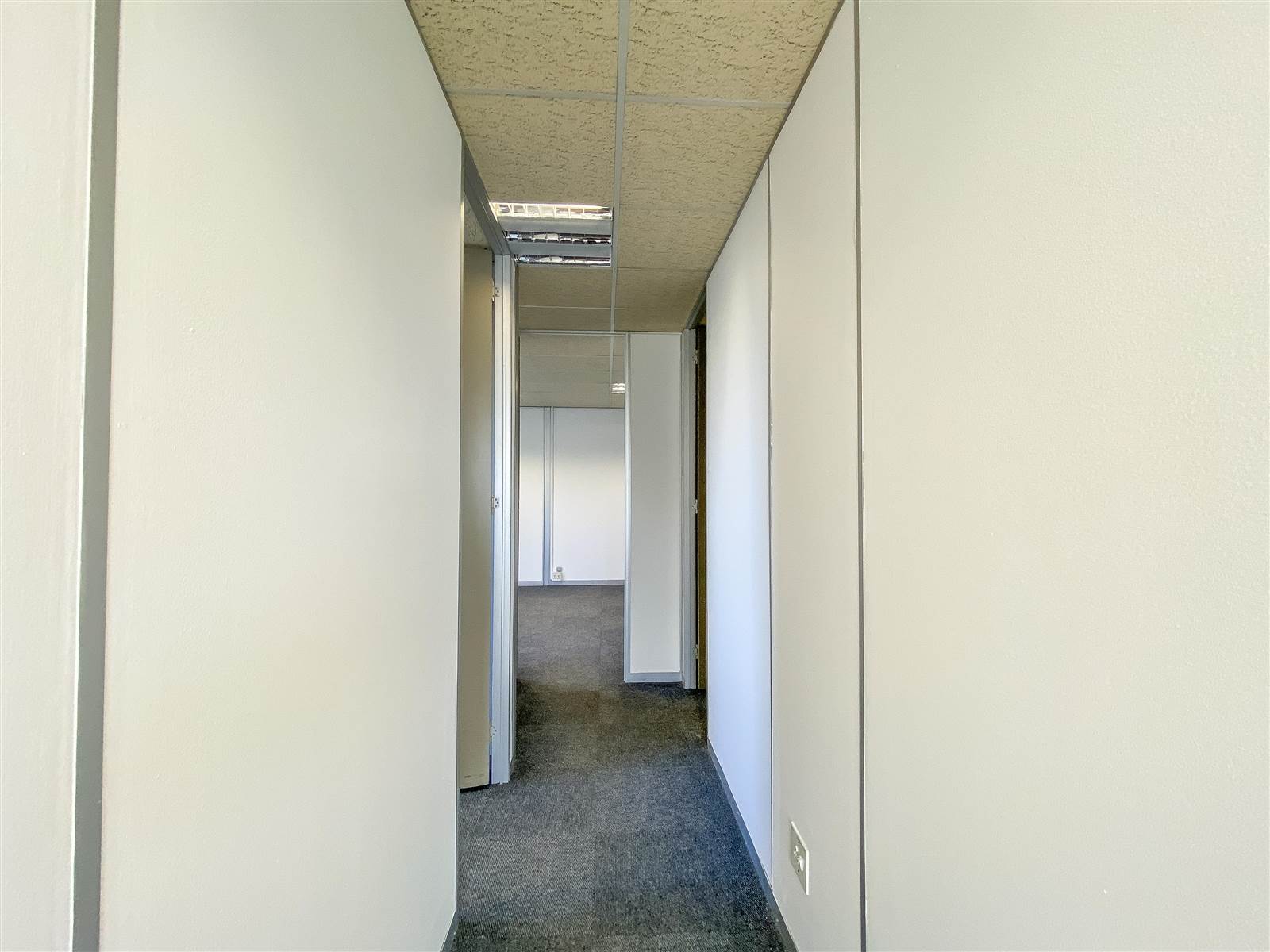 140  m² Commercial space in Tyger Valley photo number 6