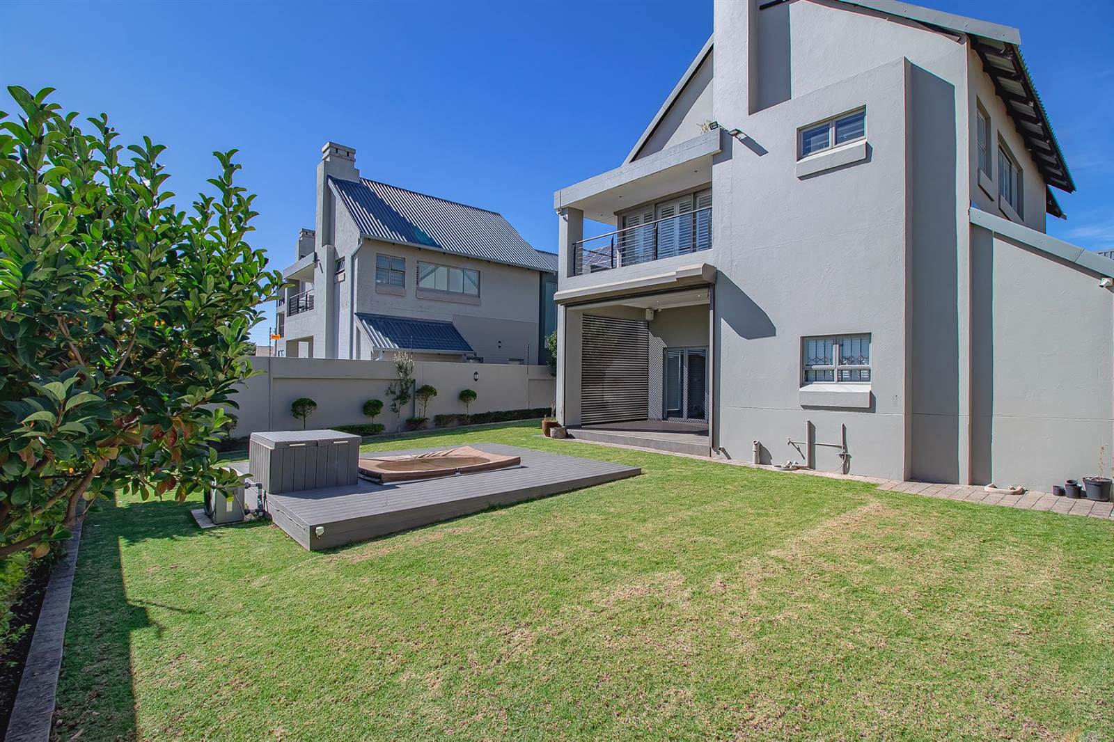 5 Bed House in Waterkloof Heights photo number 2