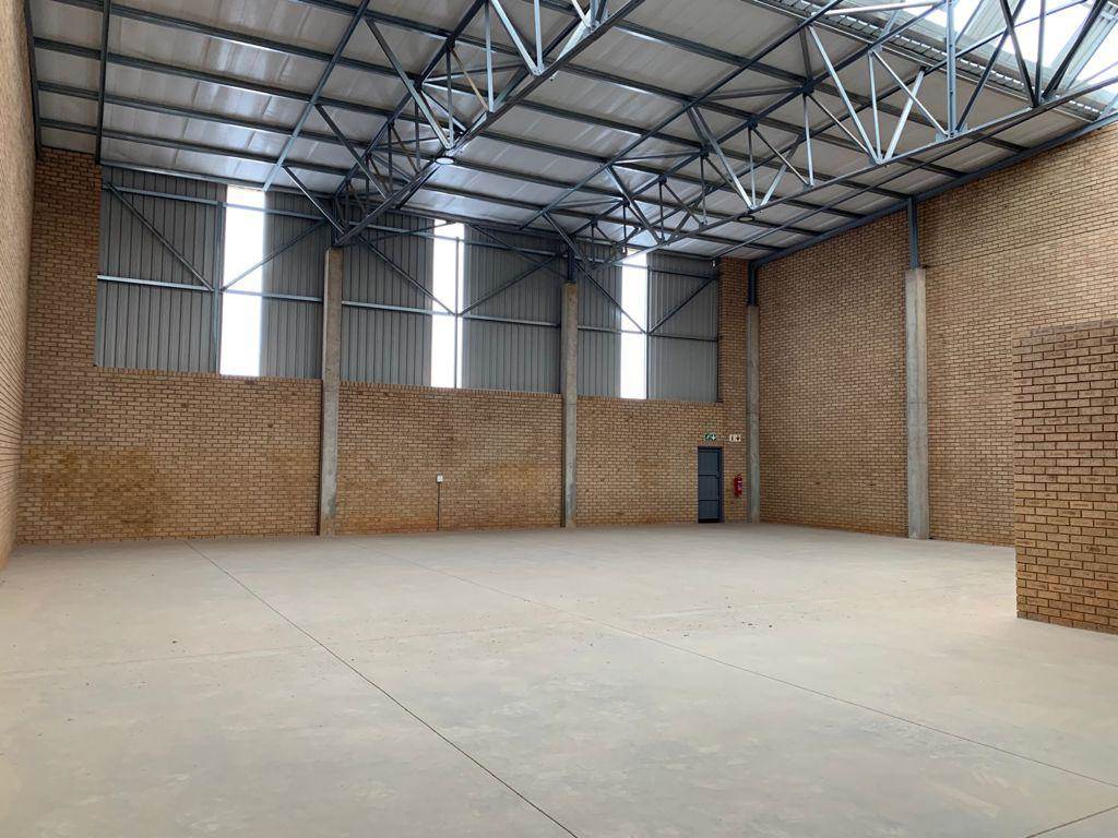 433  m² Industrial space in Laser Park photo number 4
