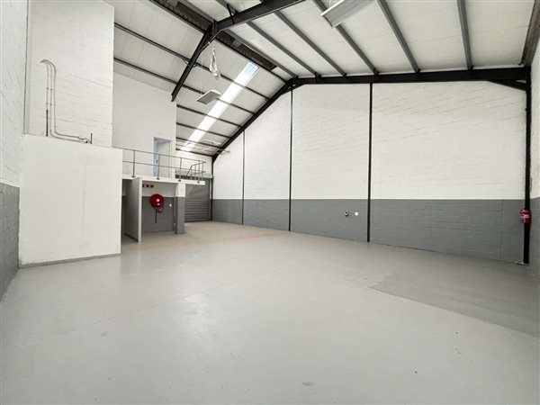 161  m² Industrial space in Paarl