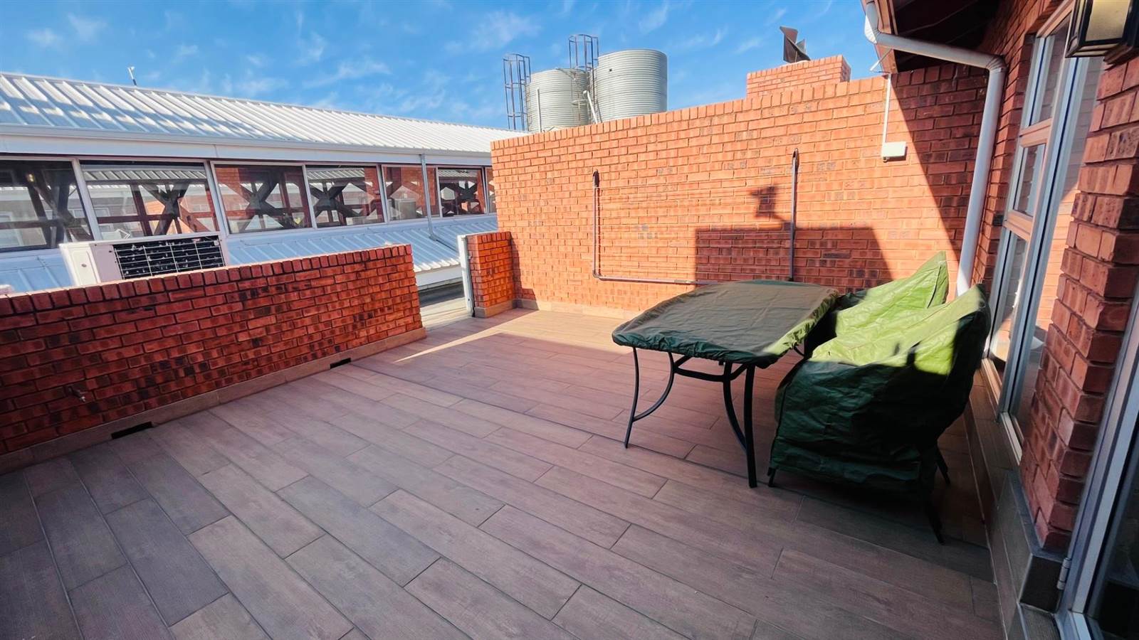 2 Bed Penthouse in Witbank Central photo number 9