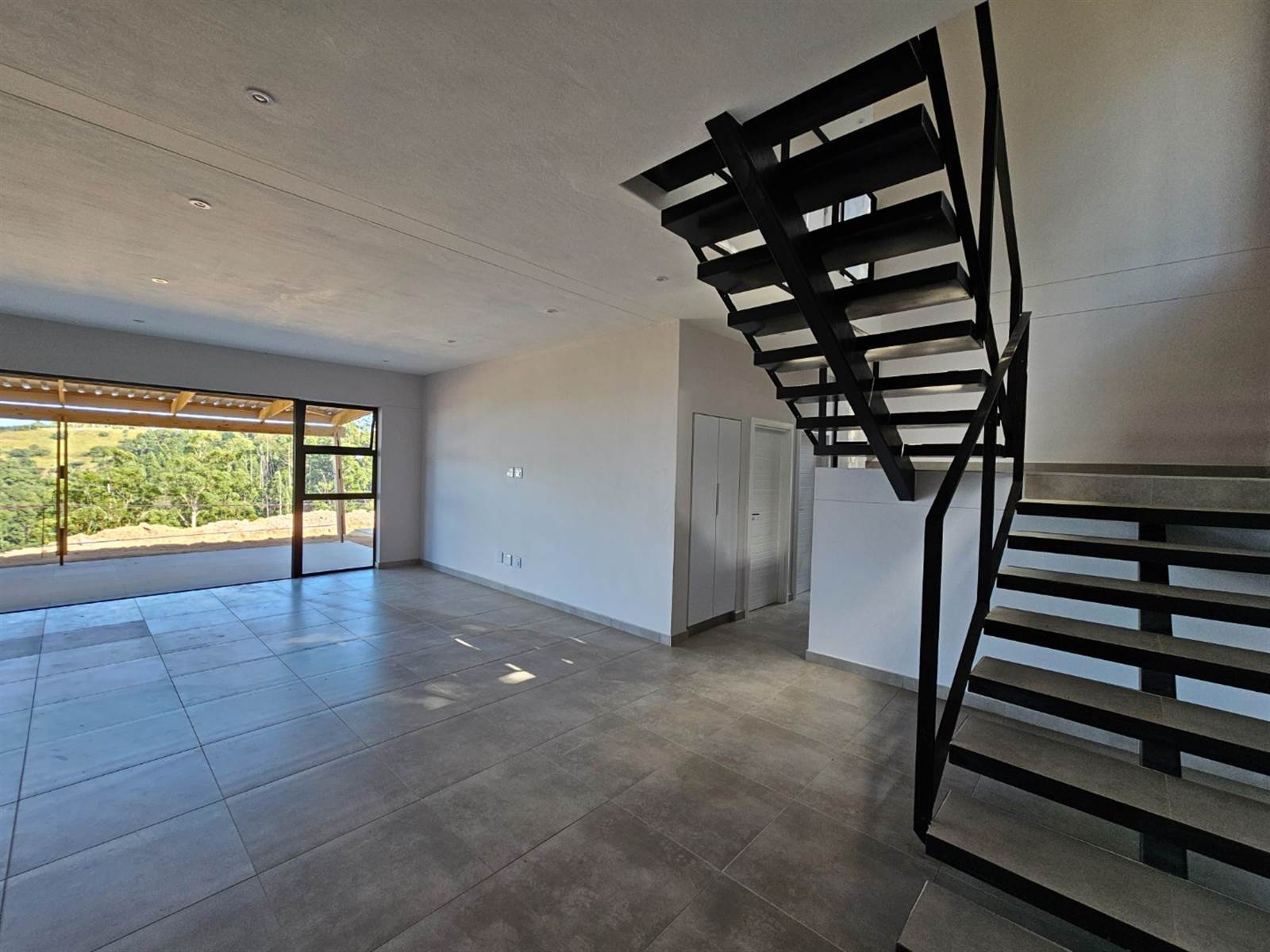 3 Bed Townhouse in Kloof photo number 9