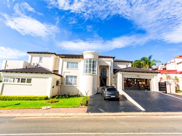 5 Bedroom House 5 Bedroom House
