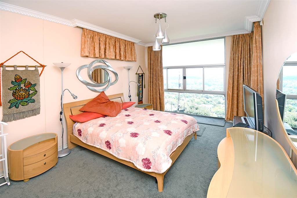 3 Bed Apartment in Linksfield Ridge photo number 13