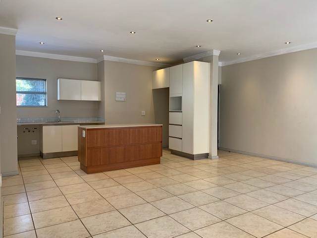 2 Bed Townhouse in Westcliff photo number 3