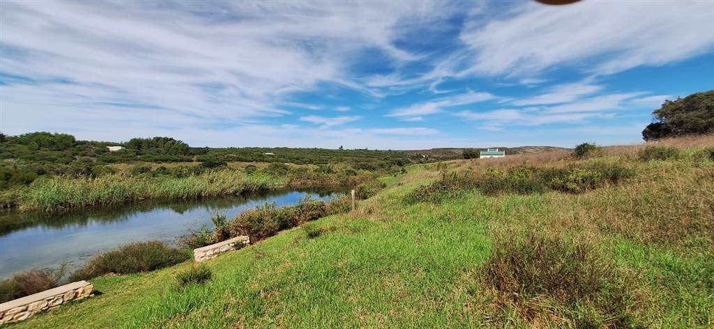 585 m² Land available in Stilbaai photo number 1