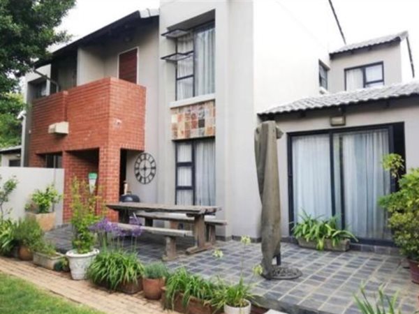 3 Bedroom Townhouse 3 Bedroom Townhouse
