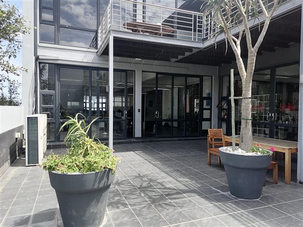 255  m² Commercial space in Salt River