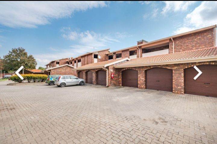 3 Bed Apartment in Sunninghill photo number 1