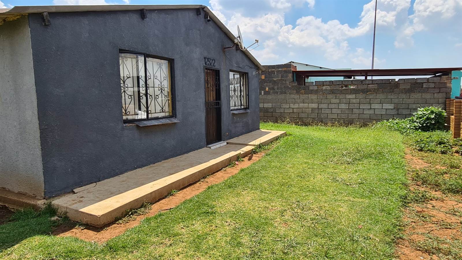2 Bed House in Kwa Thema photo number 4