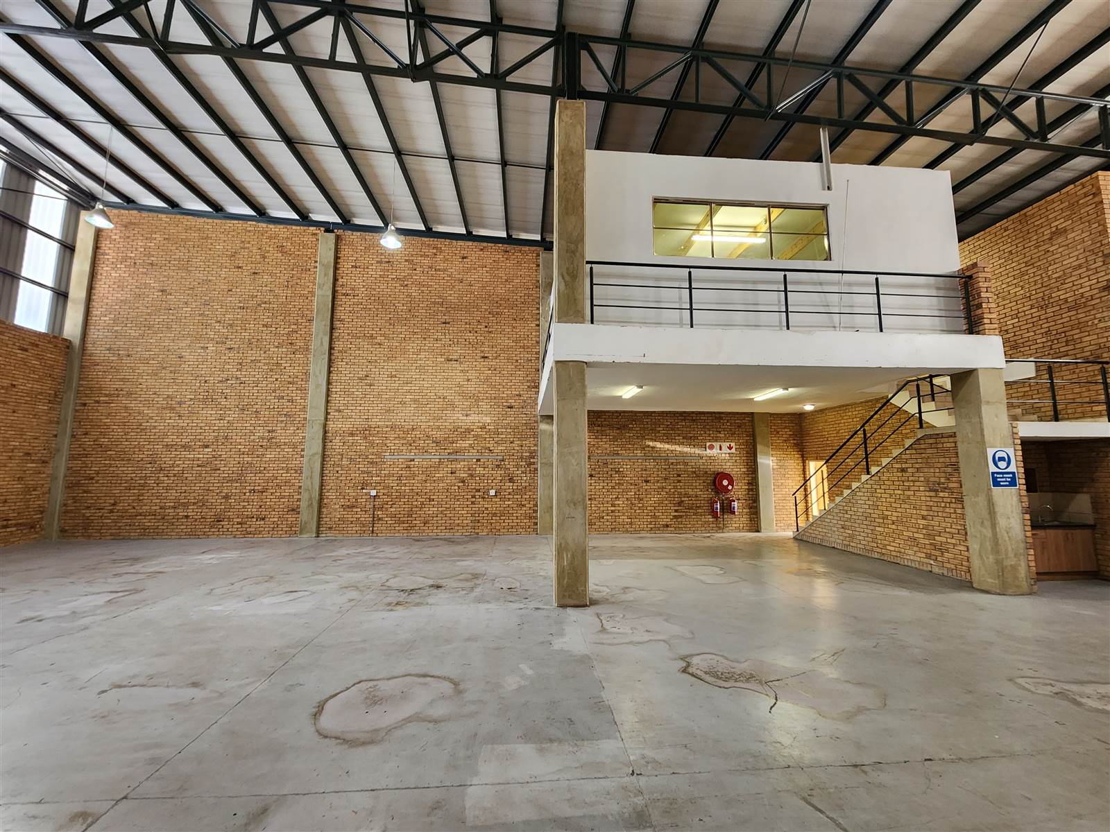 471  m² Industrial space in Lanseria and surrounds photo number 11