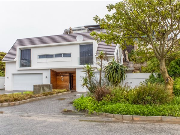 5 Bed House in St Francis Bay Canals
