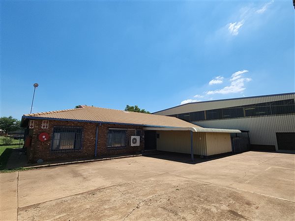 5 354 m² Industrial space 5 354 m² Industrial space