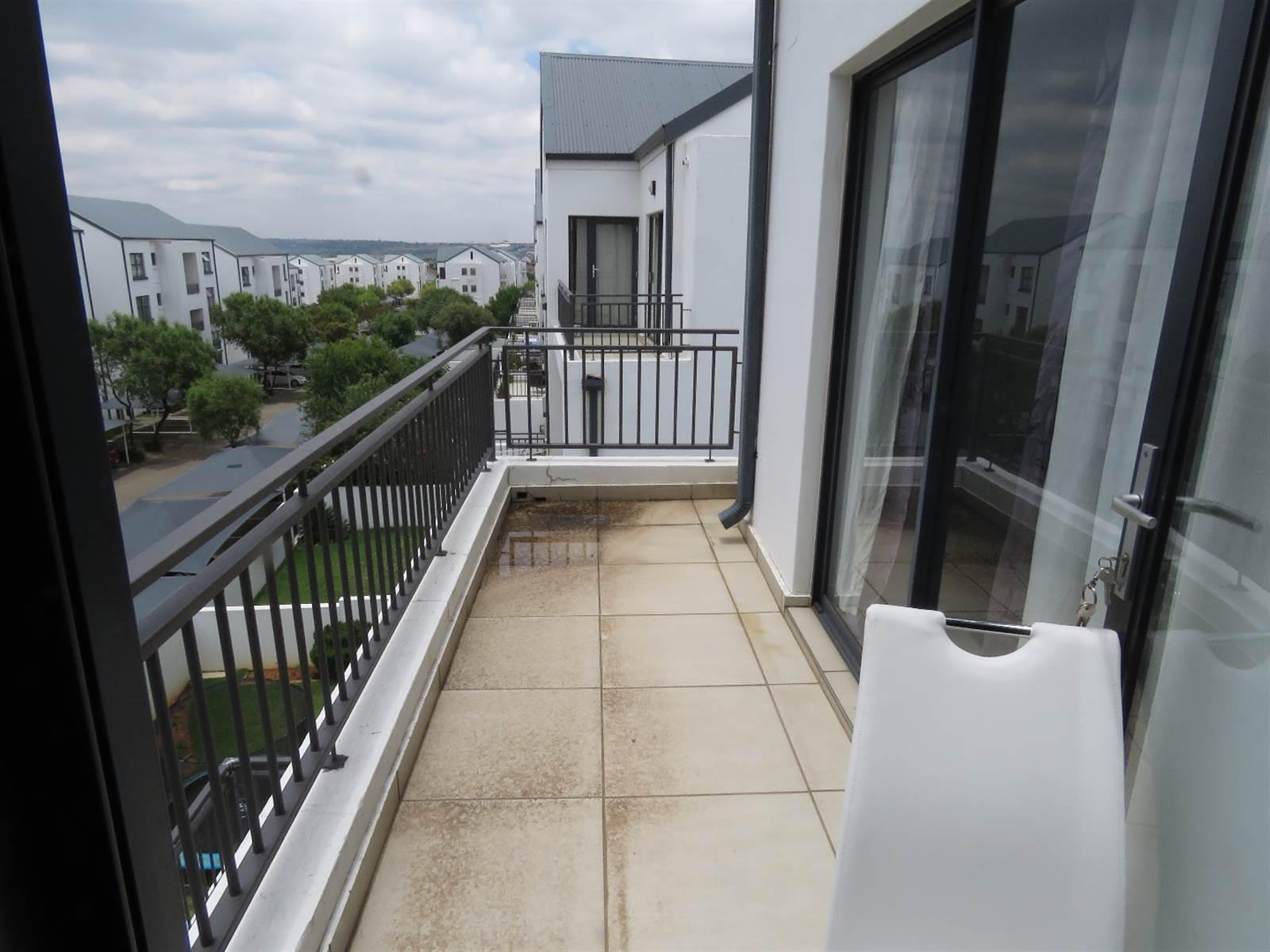 2 Bed Apartment in Greenstone Hill photo number 13