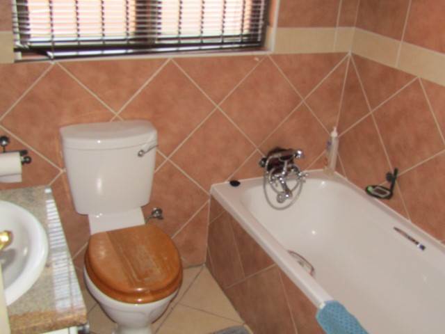 2 Bed Townhouse in Monavoni AH photo number 25