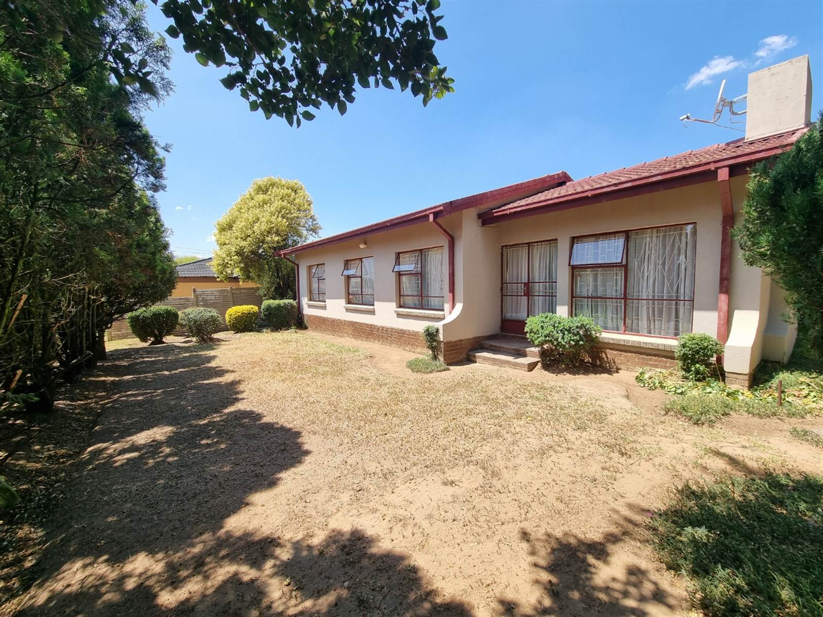 4 Bed House in Harrismith photo number 2