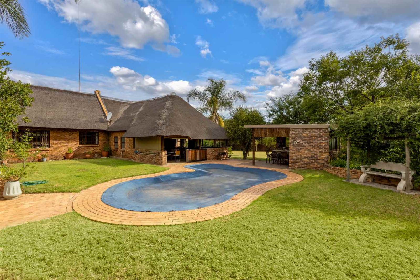 6 Bed House in Kyalami AH photo number 26