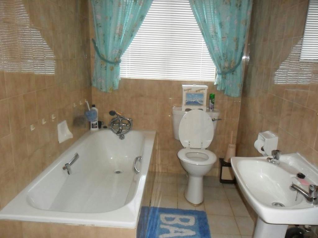 2 Bed Apartment in Banners Rest photo number 25
