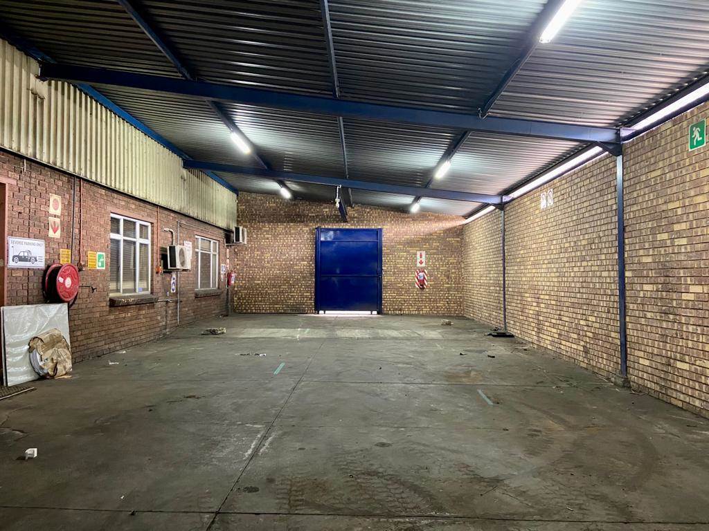 1578  m² Commercial space in Witbank Central photo number 20