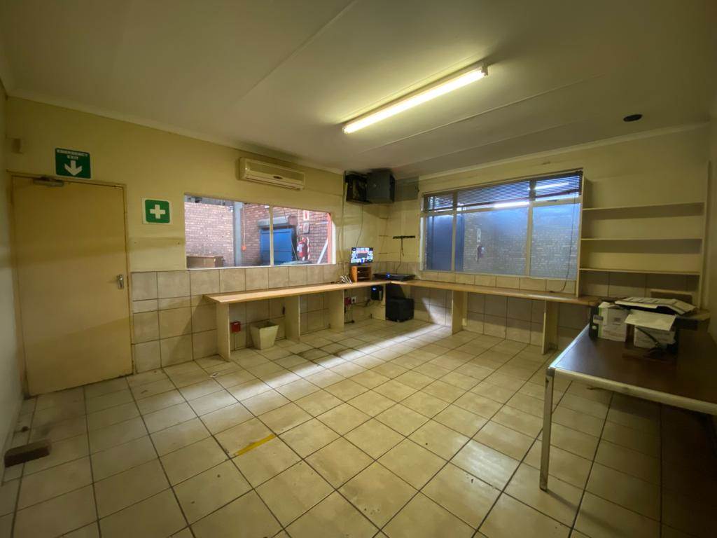 1578  m² Commercial space in Witbank Central photo number 19