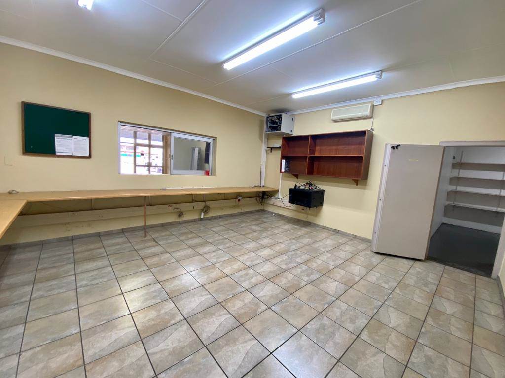 1578  m² Commercial space in Witbank Central photo number 5