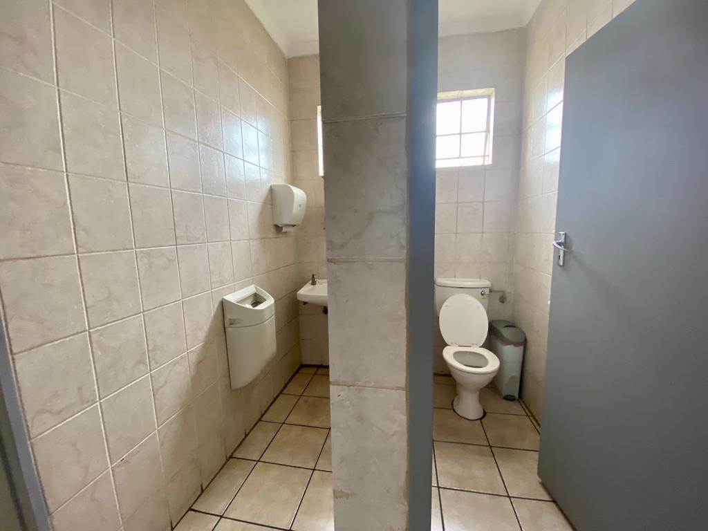 1578  m² Commercial space in Witbank Central photo number 18