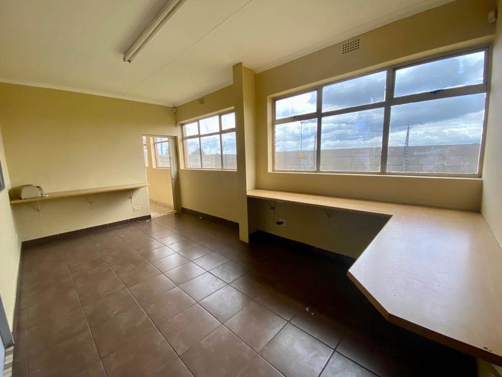 1578  m² Commercial space in Witbank Central photo number 3