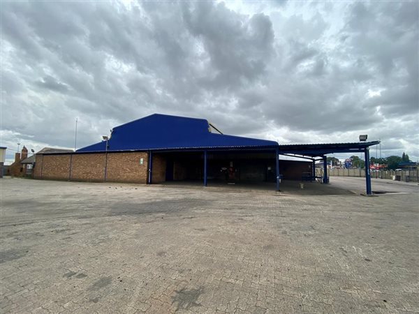 1578  m² Commercial space in Witbank Central