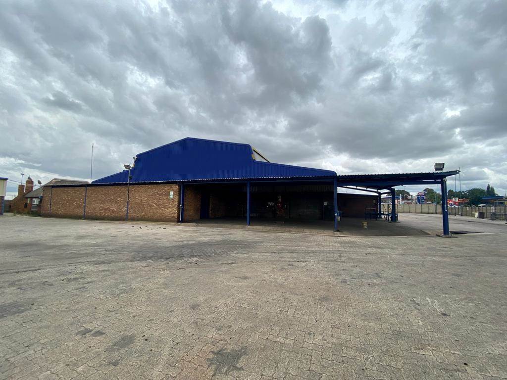 1578  m² Commercial space in Witbank Central photo number 1