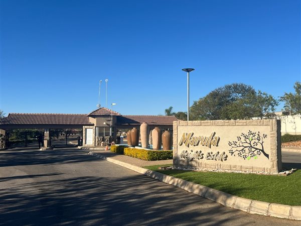 703 m² Land