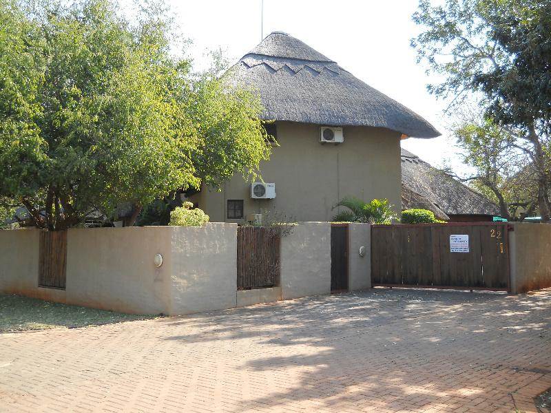 4 Bed House in Komatipoort photo number 8