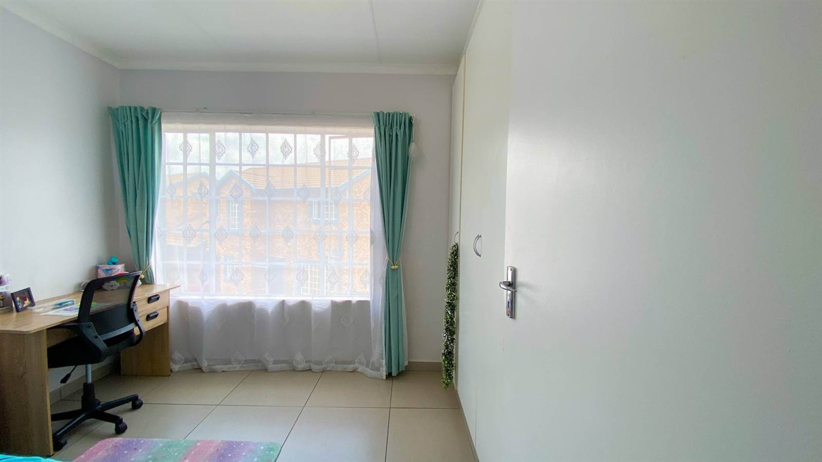 3 Bed Townhouse in Greenstone Hill photo number 20
